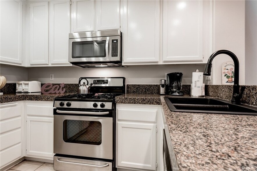 Building Photo - 13383 Savanna