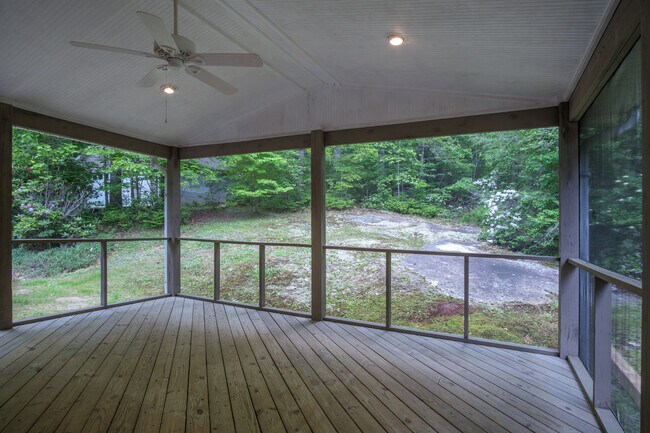 Building Photo - 34 Sugar Creek Dr