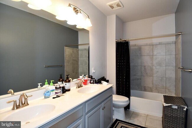 Building Photo - 20739 Heron Landing Dr