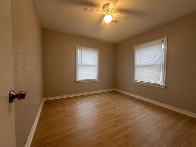 Building Photo - Single Family Home