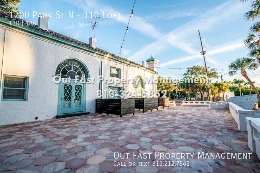 Building Photo - 1700 Park St N