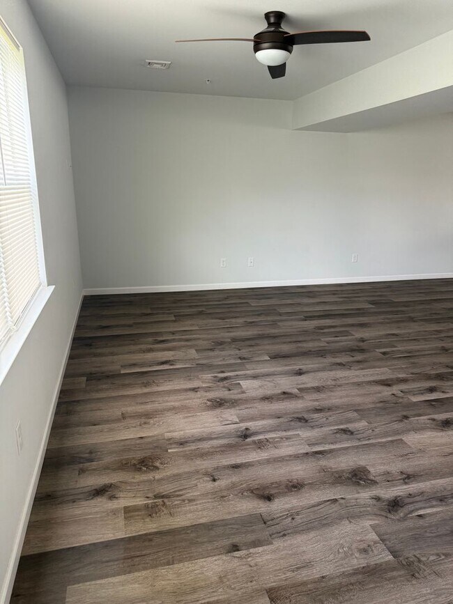 Building Photo - 138 Delano Dr