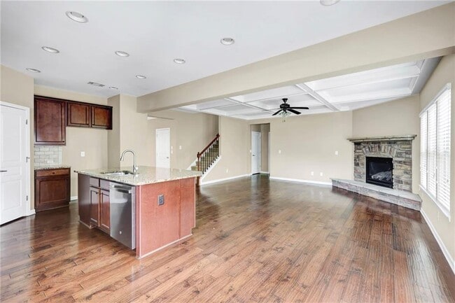 Building Photo - 5957 Stow Dr