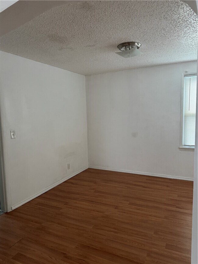 Building Photo - 239 Weyl St