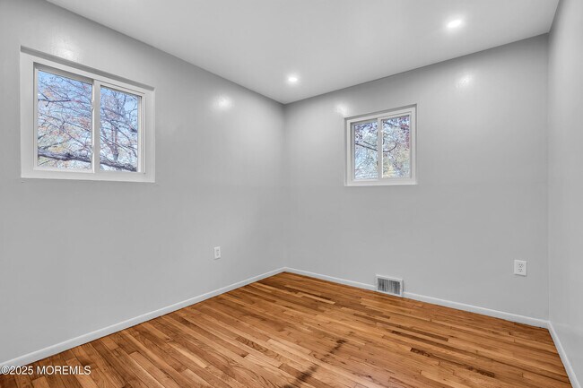 Building Photo - 47 Beam Ave