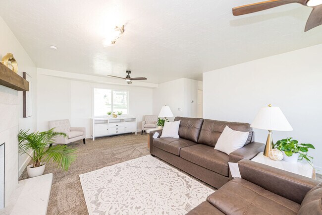 Building Photo - 8410 S 890 E