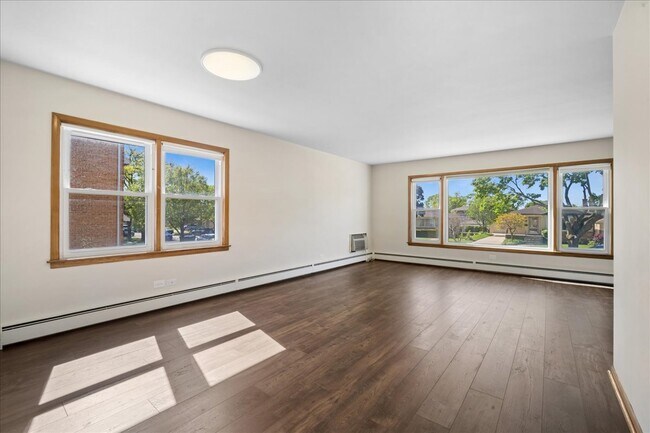 Building Photo - 7322 W Crain St