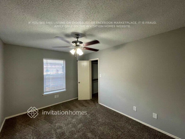 Building Photo - 8037 Iris Cir