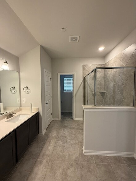 Building Photo - 1108 Bowie Dr