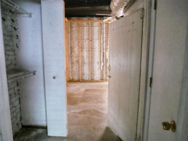 Building Photo - 825 North Ave