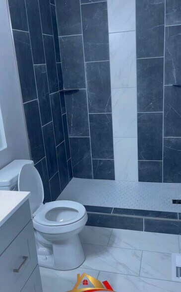 Bathroom in master bedroom - 3816 Greenwillow Ln