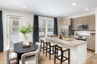 Building Photo - Your Dream Apartment Comes with 6 Weeks Free!