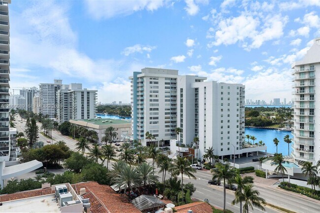 Building Photo - 5959 Collins Ave