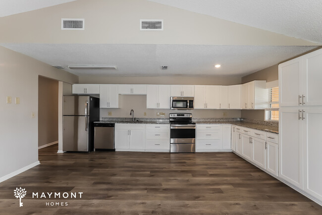 Building Photo - 3-Bedroom Home with Fenced Yard