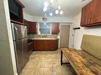 Building Photo - 2B1B three story town house with finished basement