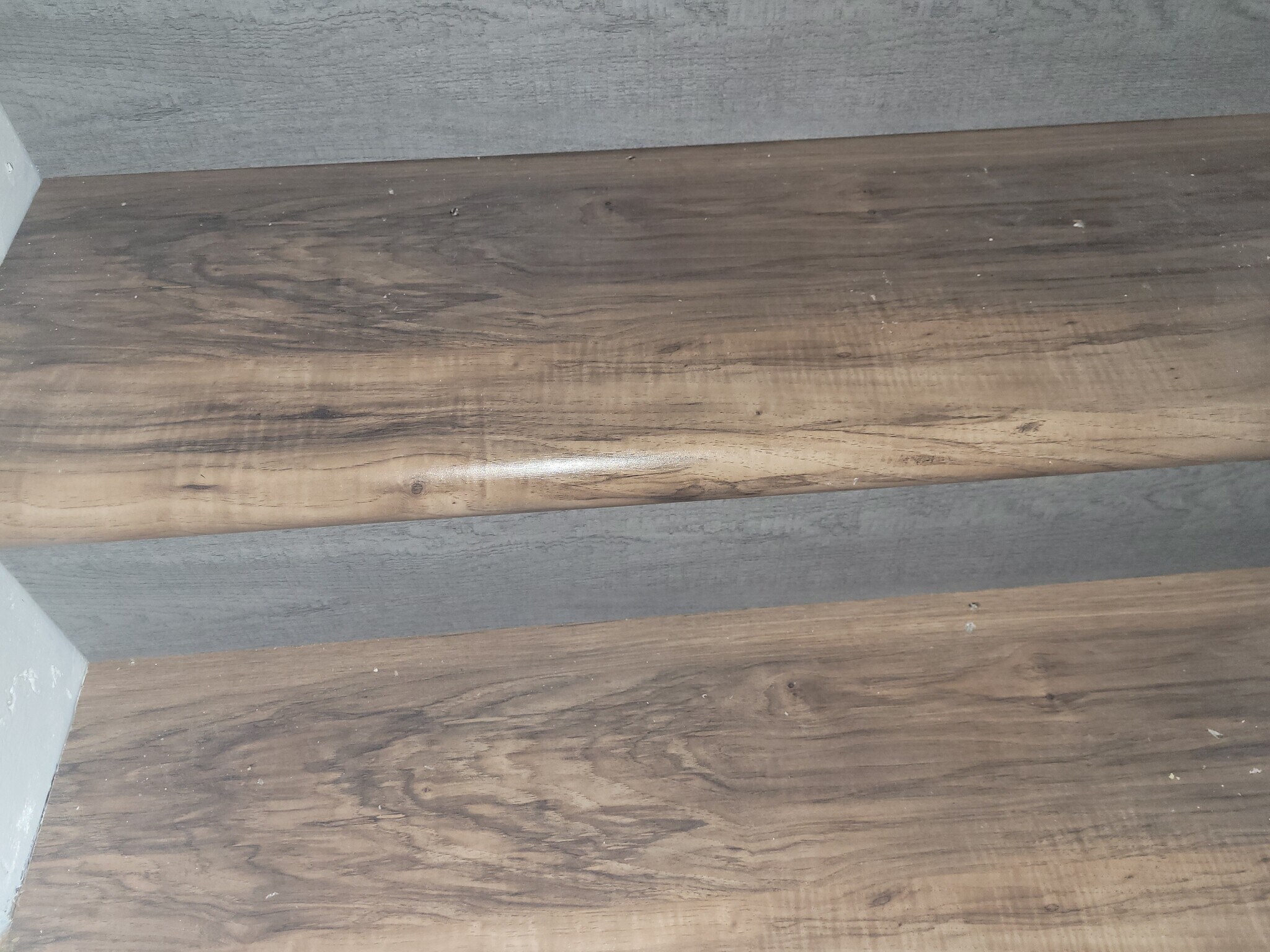 Upgraded Stairs - hardwood - 18863 east milan