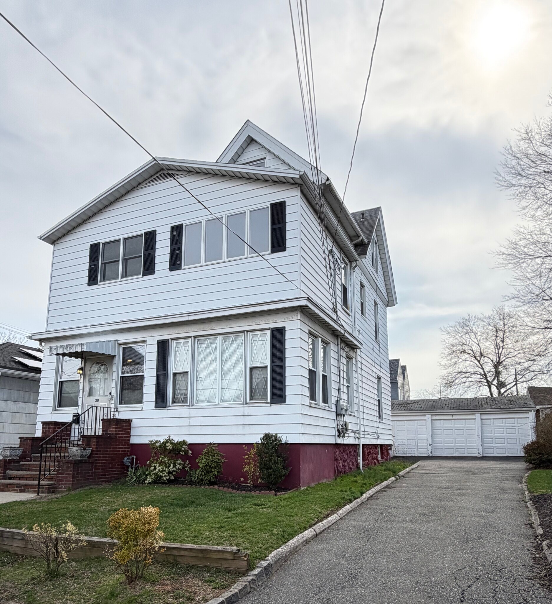 Building Photo - 30 Elm St