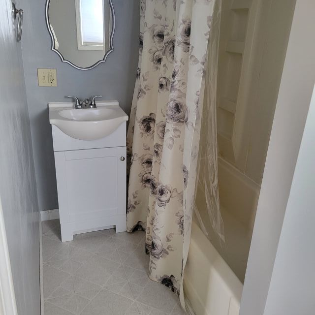 Building Photo - 211 E Main St