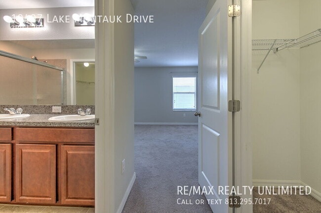 Building Photo - 10407 Lake Montauk Dr