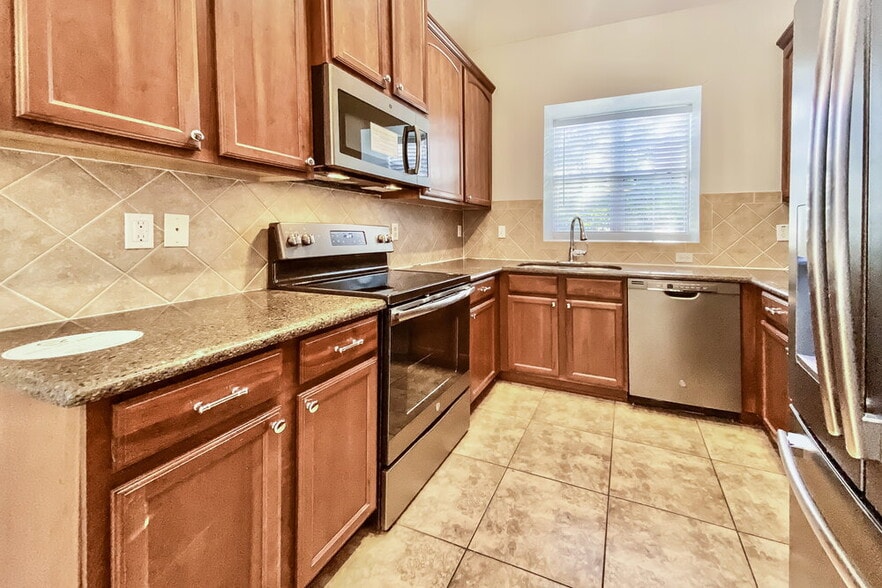 Building Photo - 11910 Old Tuscany Pl