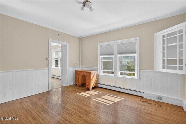 Building Photo - 184 Saratoga Ave