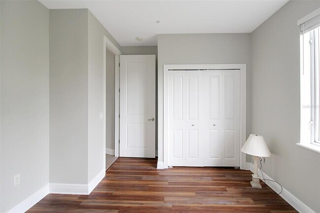 Building Photo - 1003 Bellasol Way