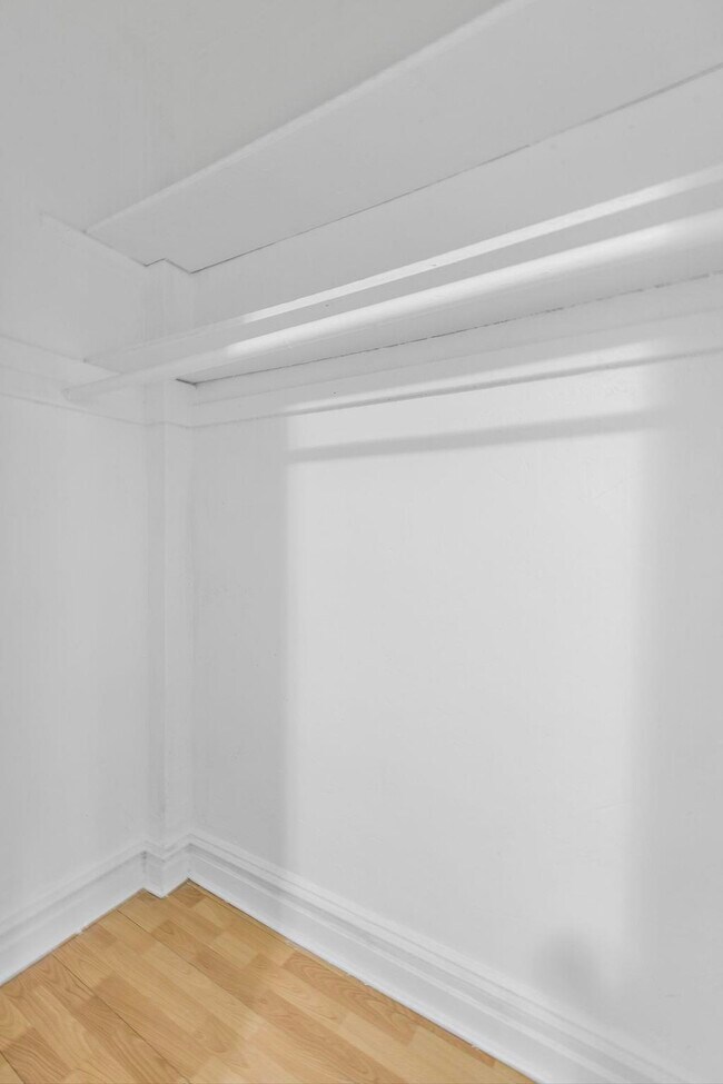 Building Photo - 137 Kensington Ave