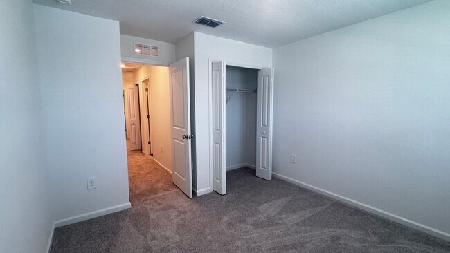 Building Photo - Brand New Modern Townhome in Marion Ranch – Move-in Ready! Internet, Trash & Lawn Care Included!