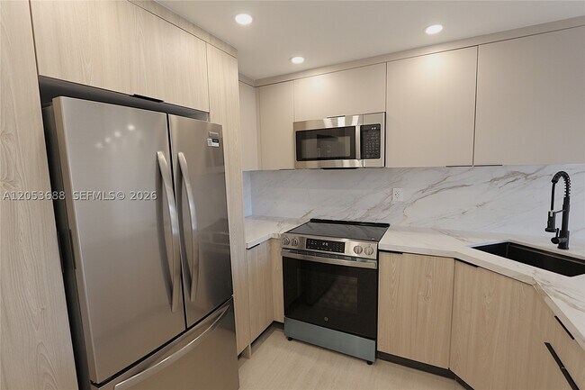 Building Photo - 801 NW 47th Ave