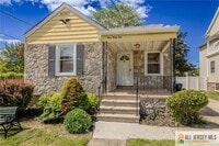 Building Photo - 145 Willow St