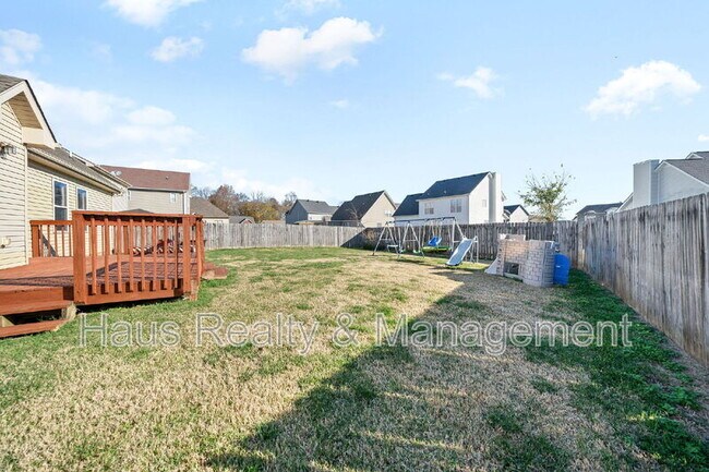 Building Photo - 3565 Southwood Dr