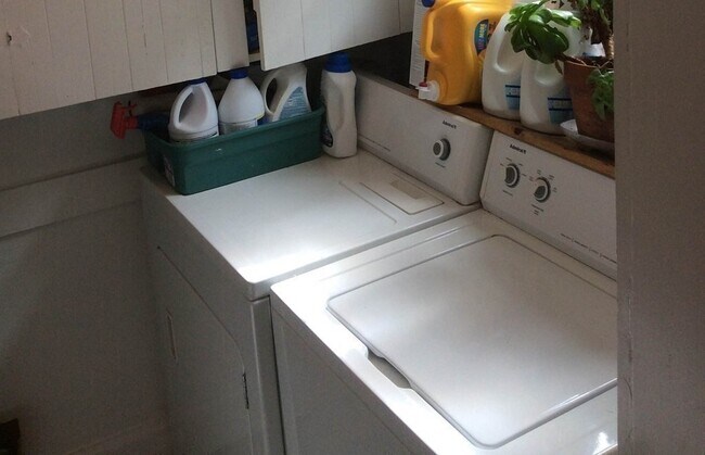 Building Photo - 16-18-18 Park St