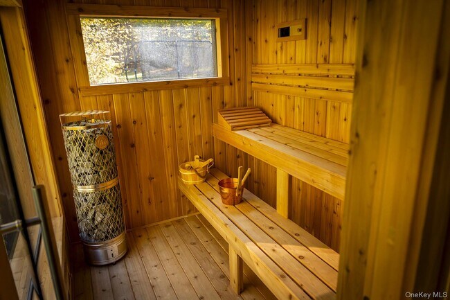 Building Photo - 46 Will Tremper Dr