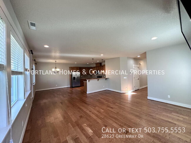 Building Photo - 3 Bed 2 1/2 Bath Wilsonville Gem ** $300 o...