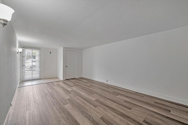 Building Photo - 12th Ave 1340-1342