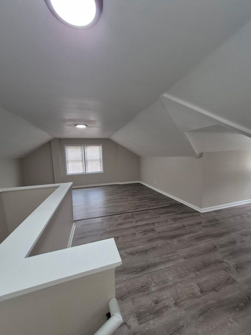 Building Photo - Freshly Renovated 3-Bedroom Home – Quality Living for All!