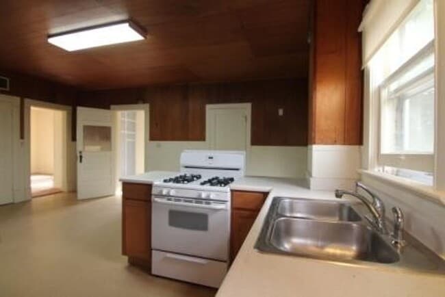 Building Photo - 3161 130th St