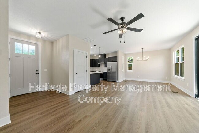Building Photo - 315 Tilden St