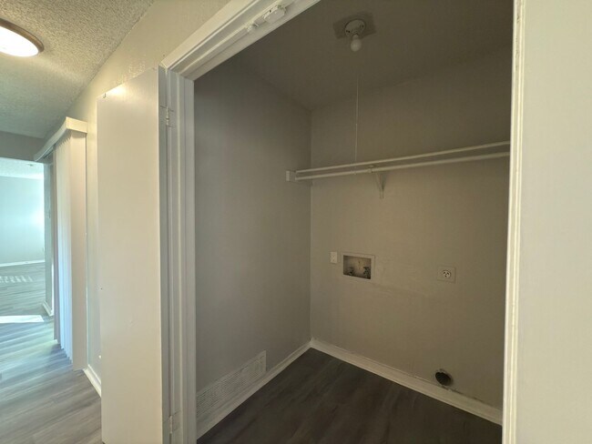 Building Photo - 8910-8910 Greenmound Ave