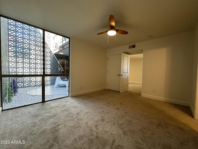 Building Photo - 1241 E Medlock Dr
