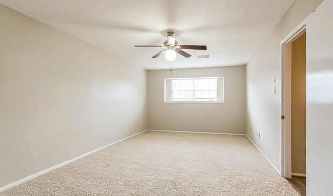 Building Photo - 500 Allison St