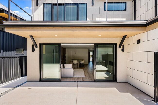 Building Photo - 337 Stotts Ml Rd