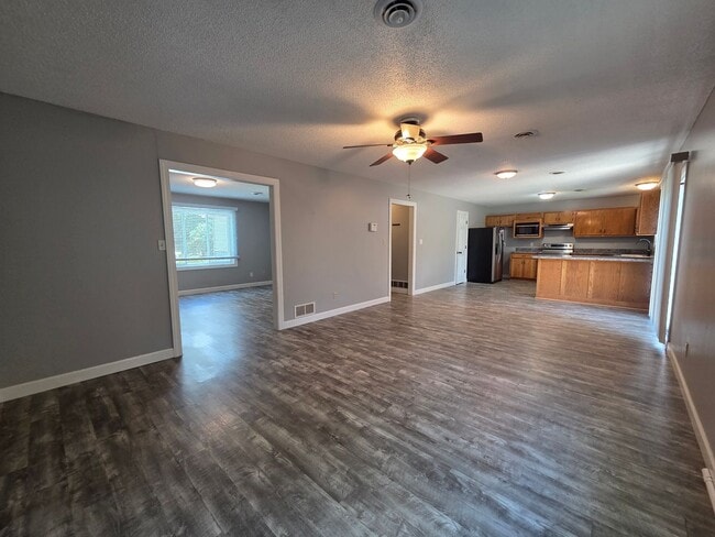 Building Photo - Gorgeous Corner lot Home for Rent!