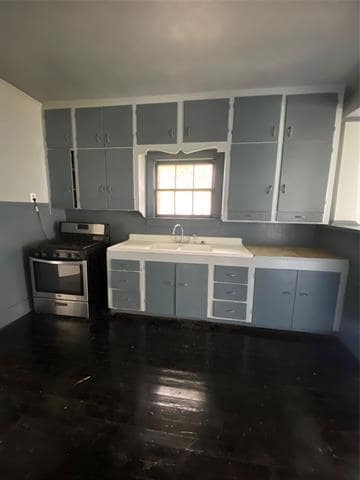 Building Photo - 309 E Nelson St