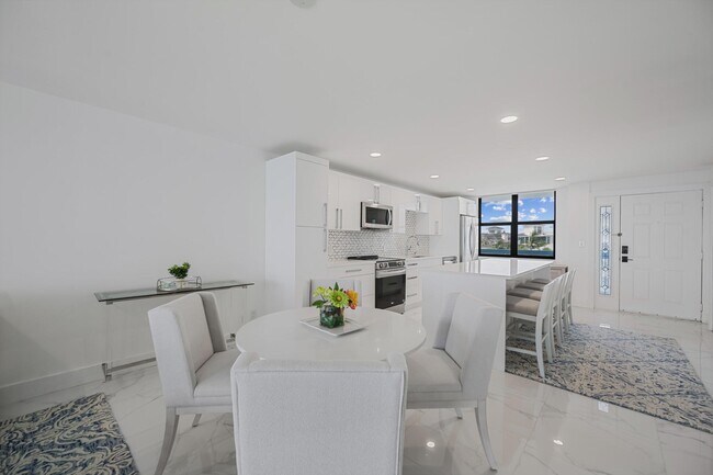 Building Photo - 900 Ocean Dr
