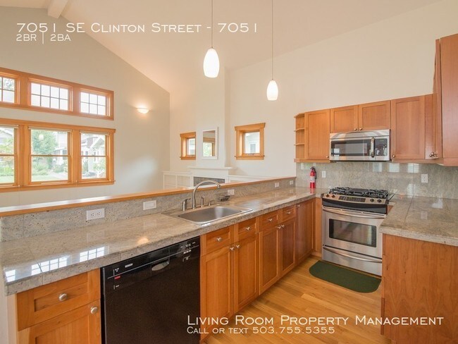 Building Photo - 7051 SE Clinton St