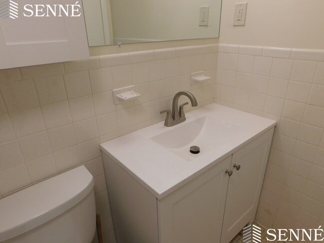 Building Photo - 44 Concord Ave