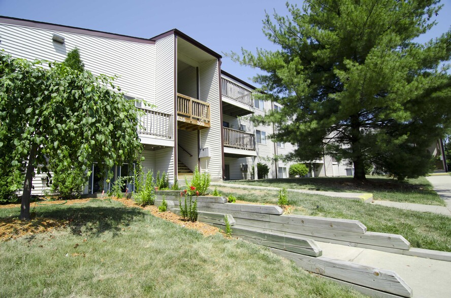 Building Photo - Countryway East Apartments