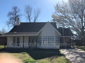 Building Photo - 7910 Bayou Fountain Ave