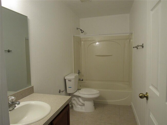Building Photo - 202 Walnut Crest Run